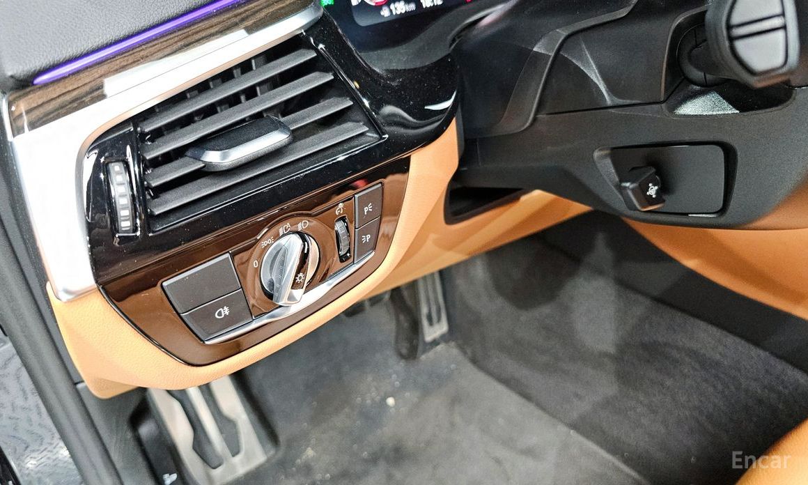 BMW 5 Series (G30)520i M Sport №17