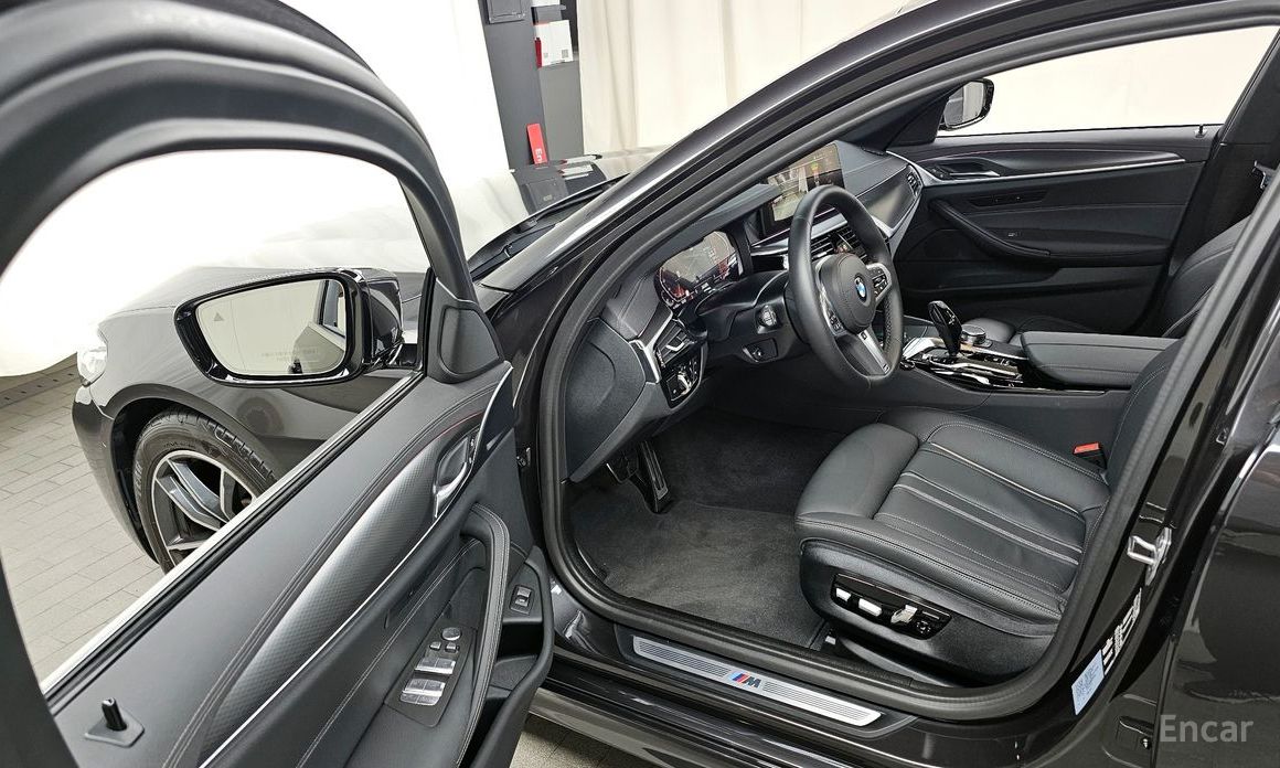 5 Series (G30)520i M Sport 11