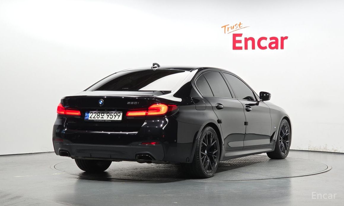 BMW 5 Series (G30)520i M Sport  3