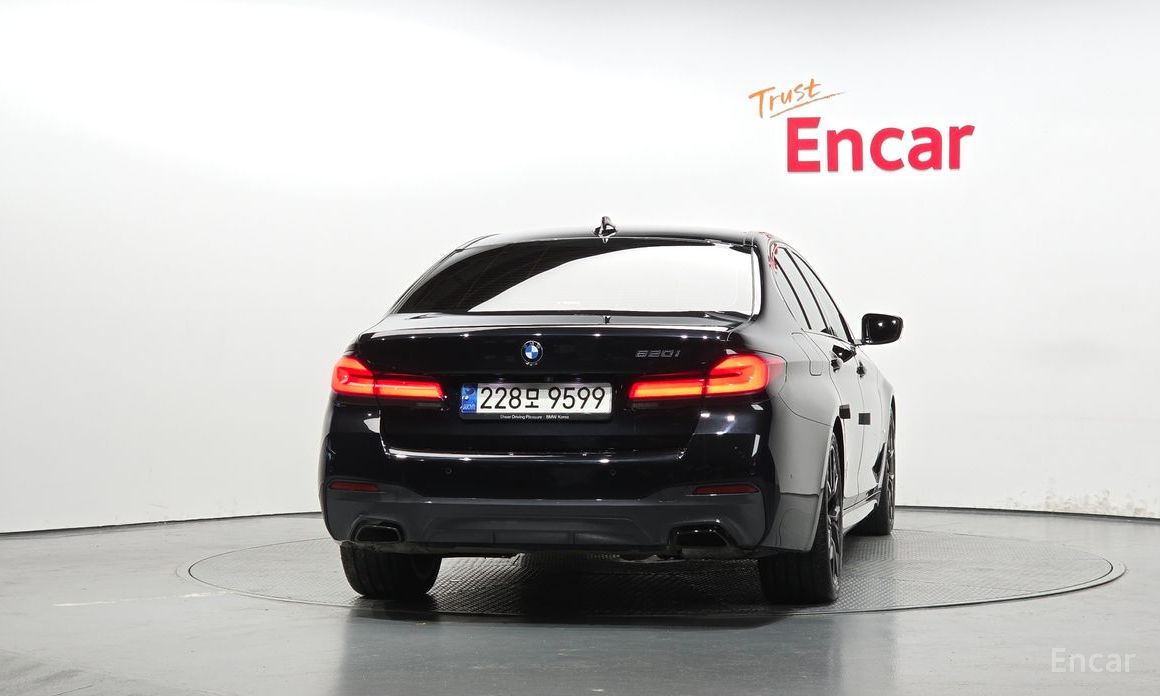 BMW 5 Series (G30)520i M Sport  5
