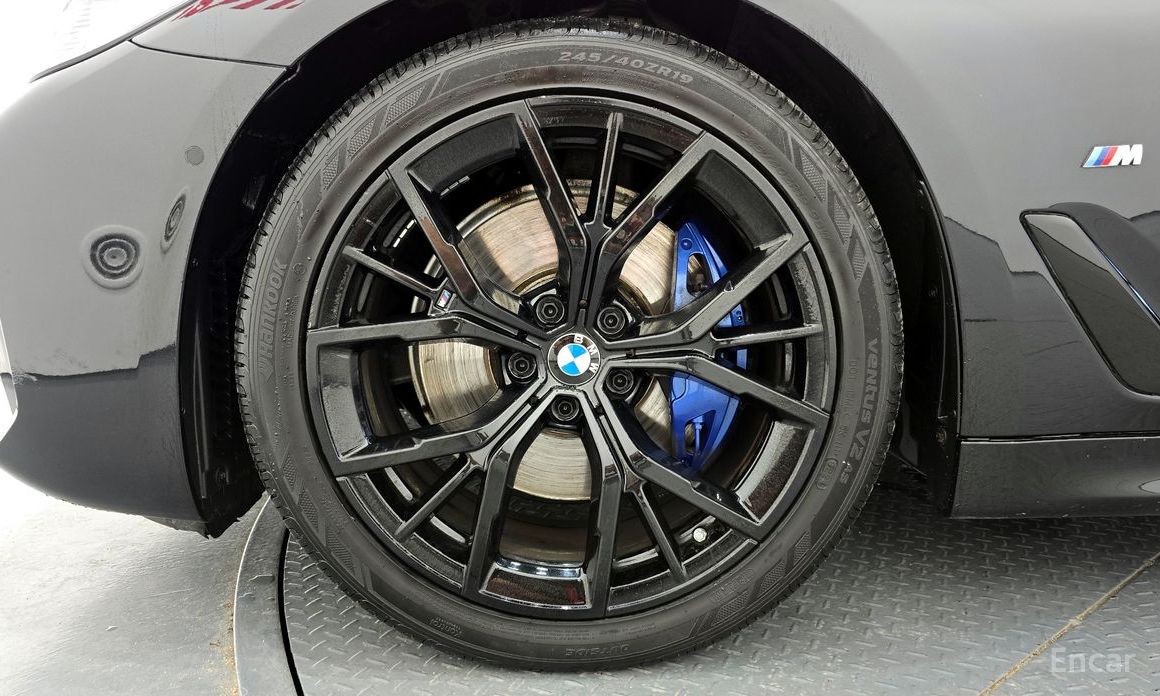 BMW 5 Series (G30)520i M Sport  6