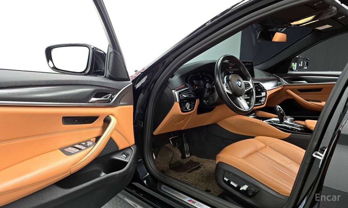 BMW 5 Series (G30)520i M Sport  12