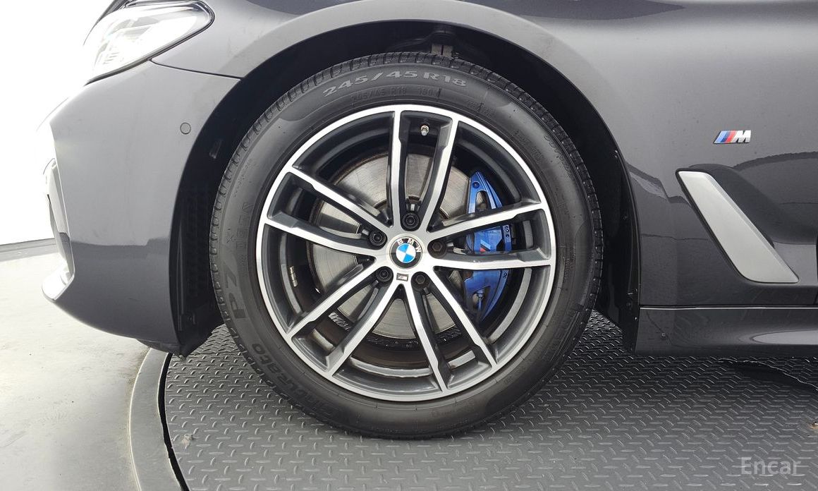 5 Series (G30)520i M Sport 6