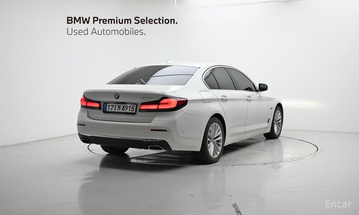 BMW 5 Series (G30)530e Luxury №3