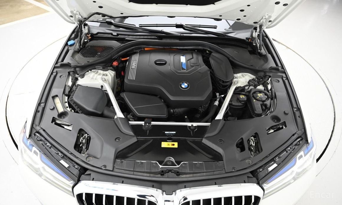 BMW 5 Series (G30)530e Luxury №7