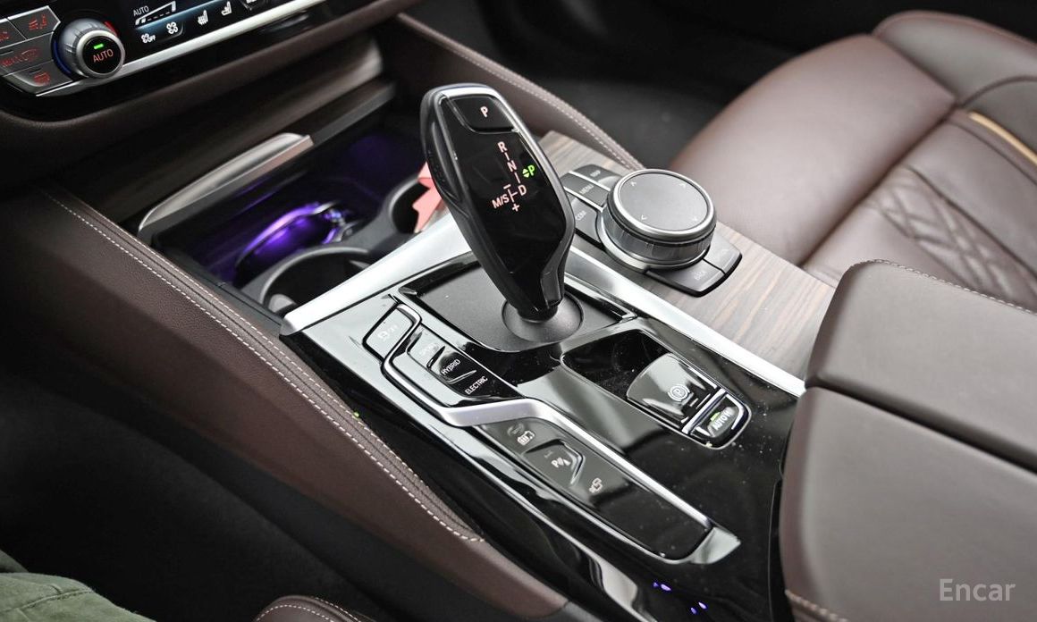 BMW 5 Series (G30)530e Luxury №10