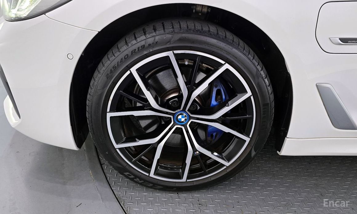 BMW 5 Series (G30)530e M Sport №6