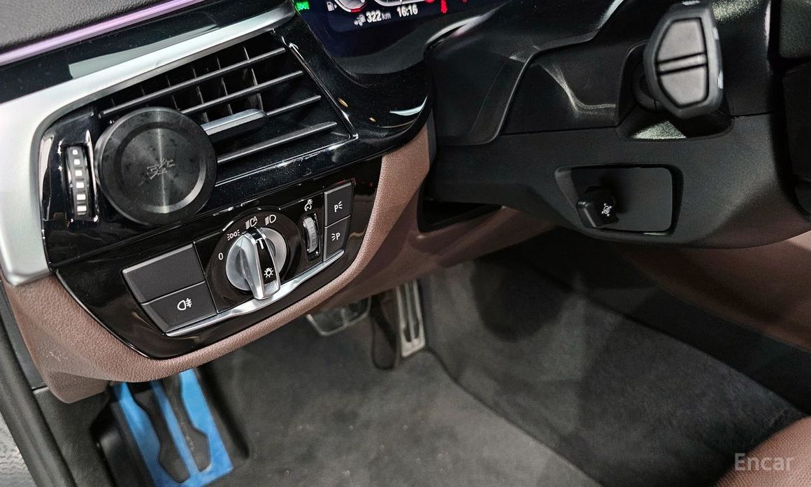 BMW 5 Series (G30)530e M Sport №17
