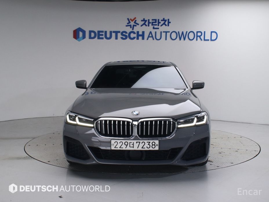 5 Series (G30) 530i xDrive M Sport 4