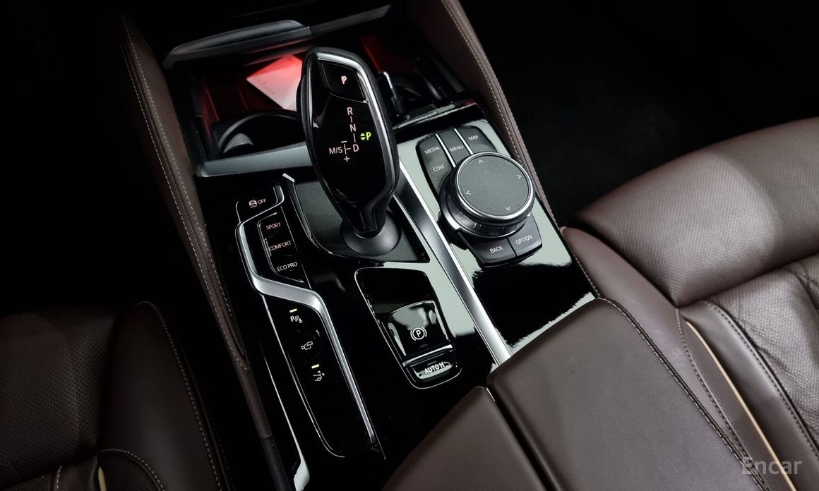 6 Series GT (G32) 640i xDrive M Sport 10