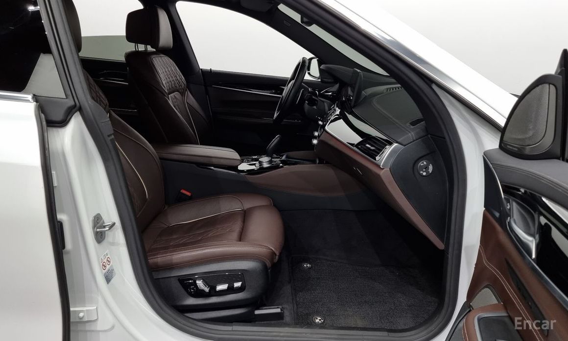 6 Series GT (G32) 640i xDrive M Sport 12