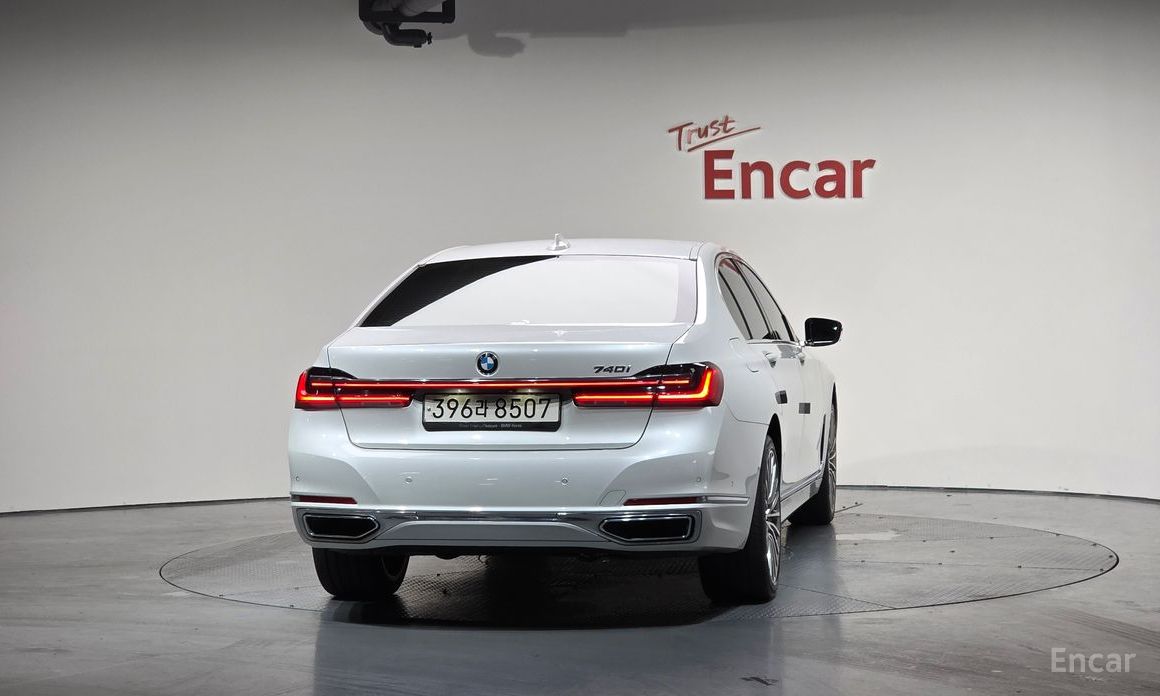 7 Series (G11)740i Design Pure Excellence 5