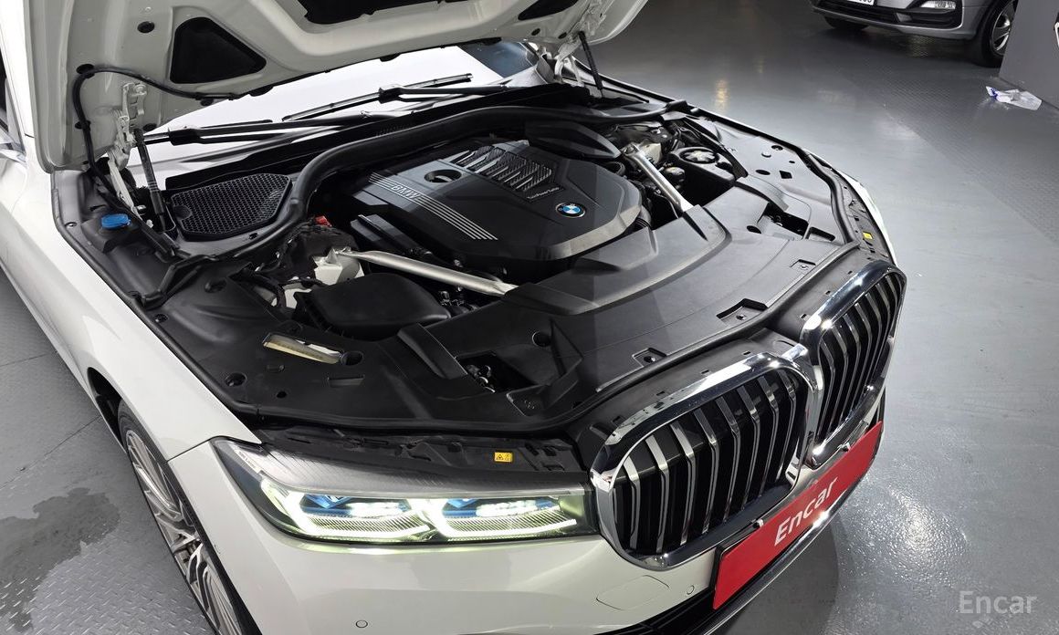 7 Series (G11)740i Design Pure Excellence 7