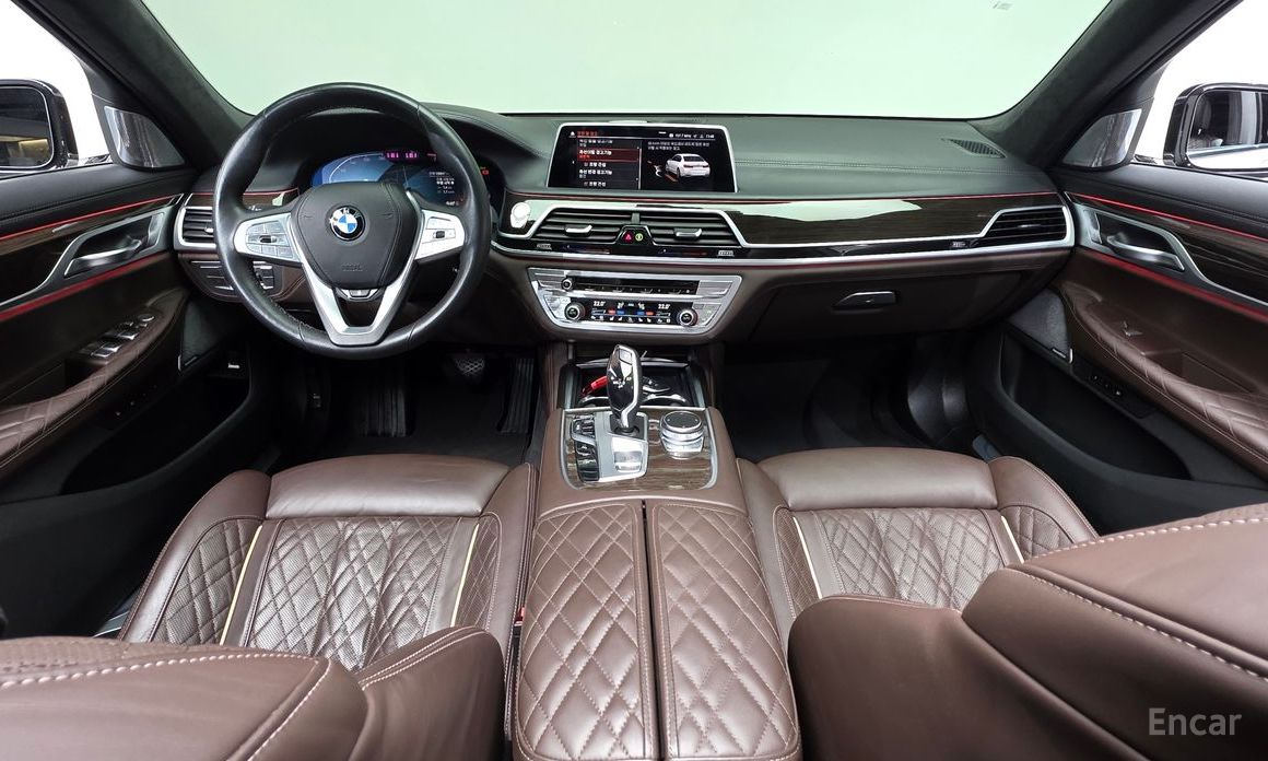 7 Series (G11)740i Design Pure Excellence 8