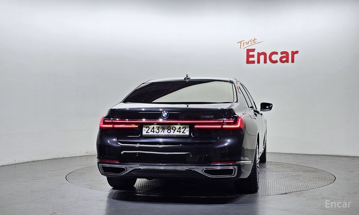 7 Series (G11)740i Design Pure Excellence 5
