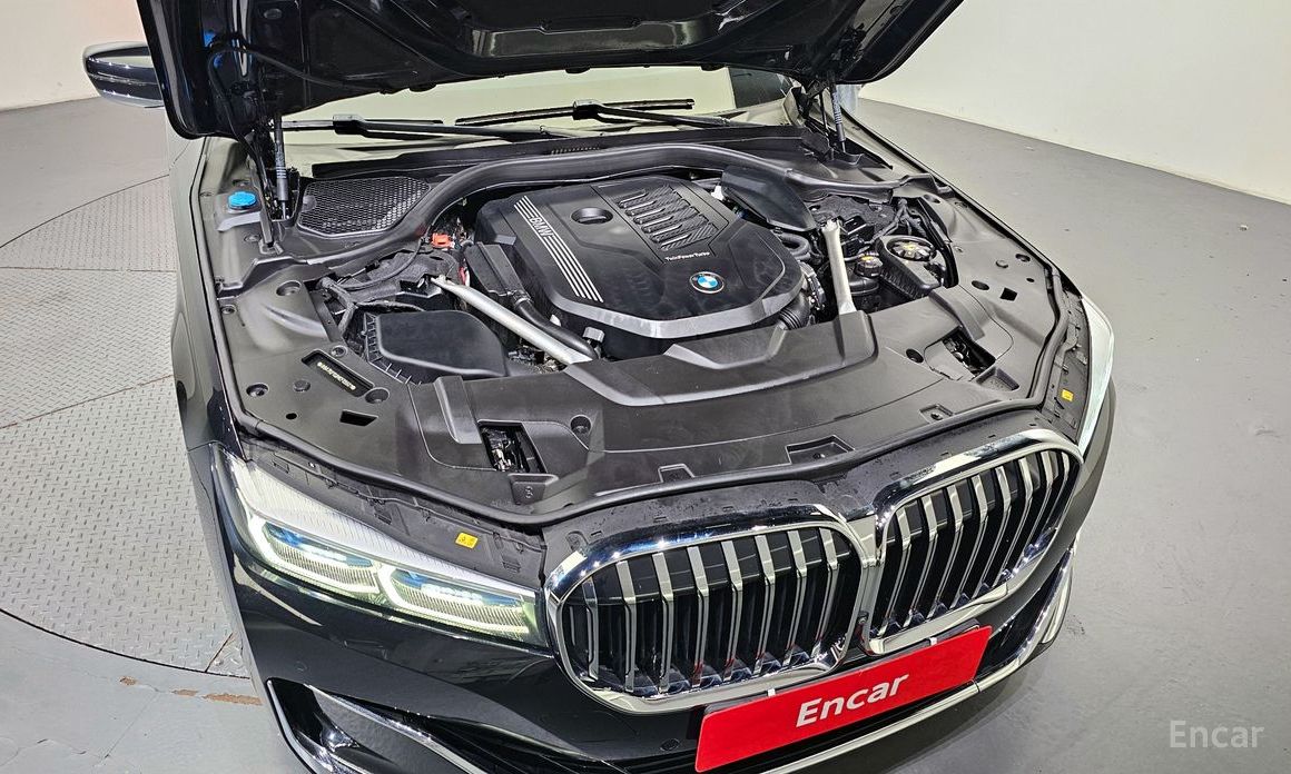 7 Series (G11)740i Design Pure Excellence 7