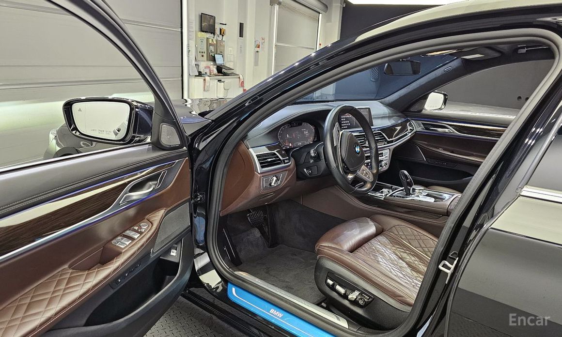 7 Series (G11)740i Design Pure Excellence 11