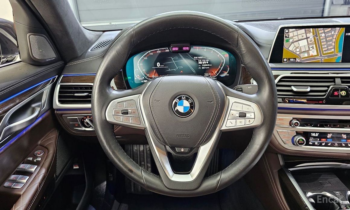 7 Series (G11)740i Design Pure Excellence 14