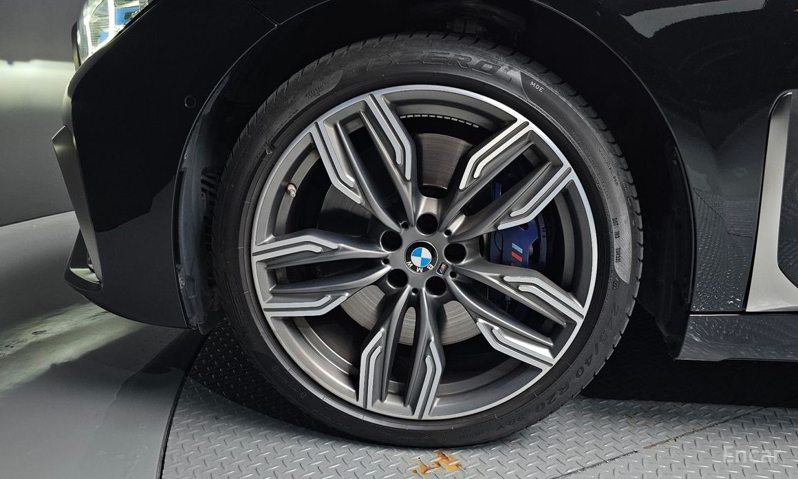 BMW 7 Series (G11)M760Li xDrive №6