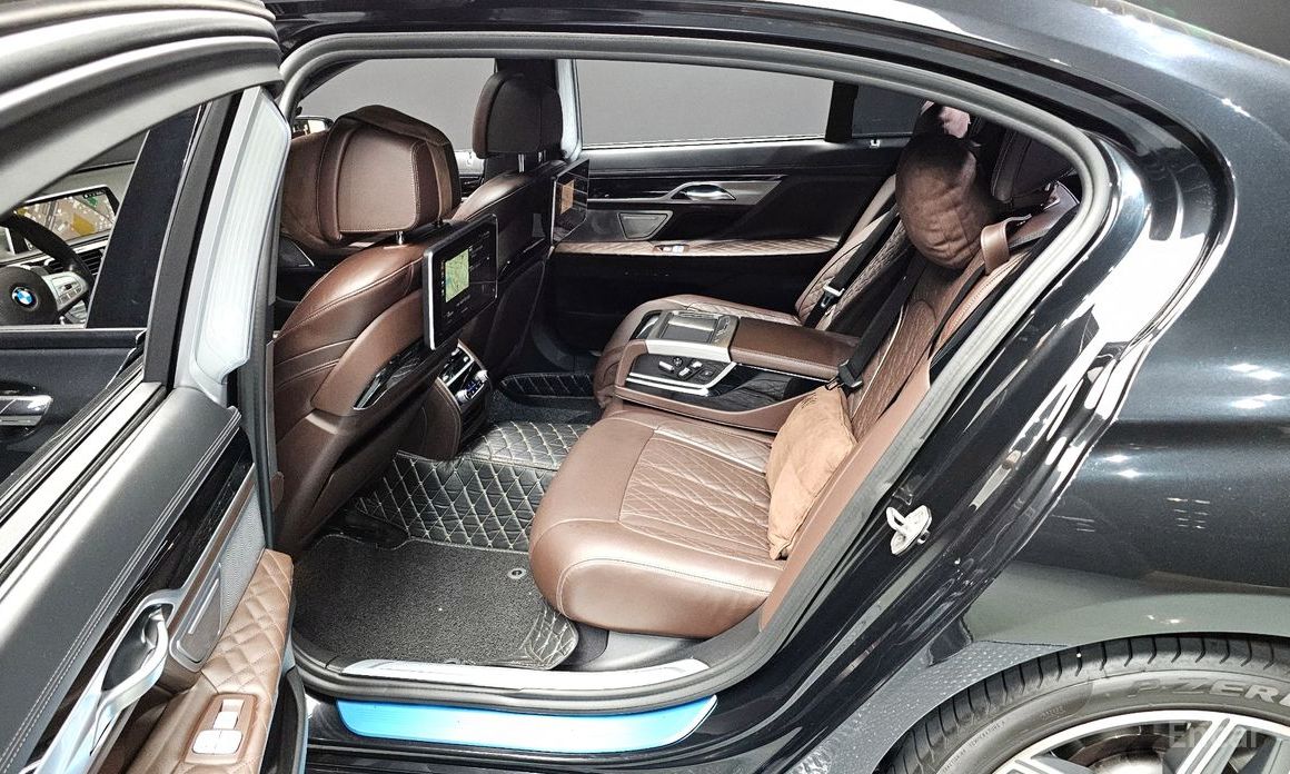 BMW 7 Series (G11)M760Li xDrive №12