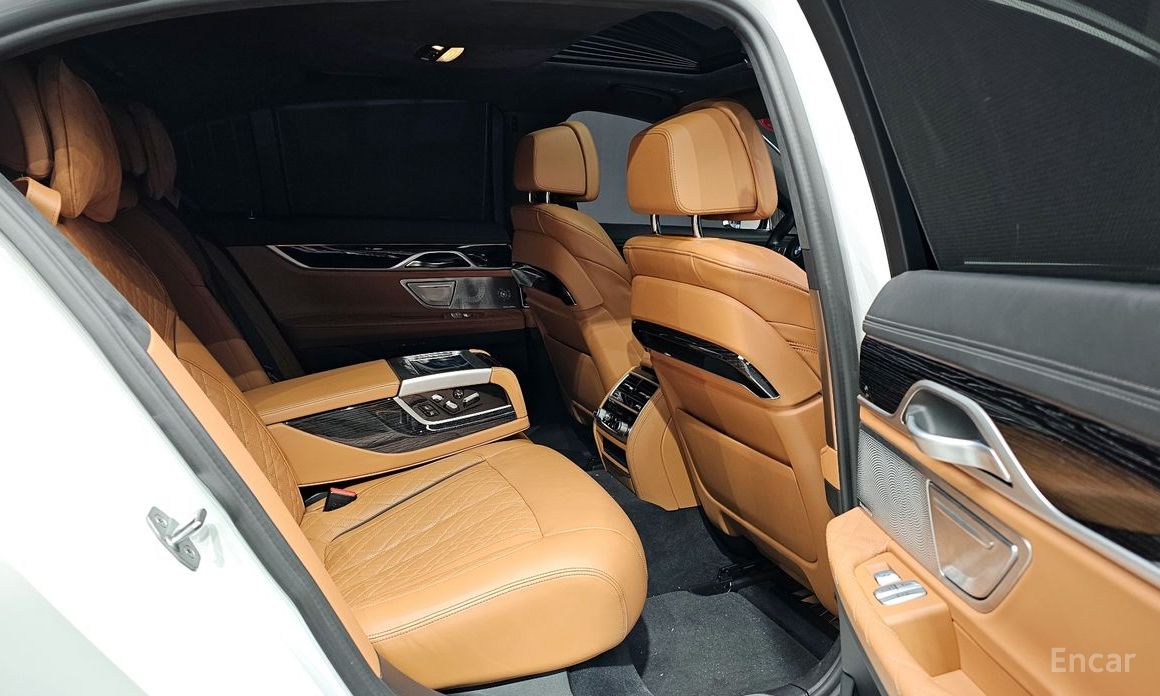 7 Series (G11) 730d xDrive M Sport 12