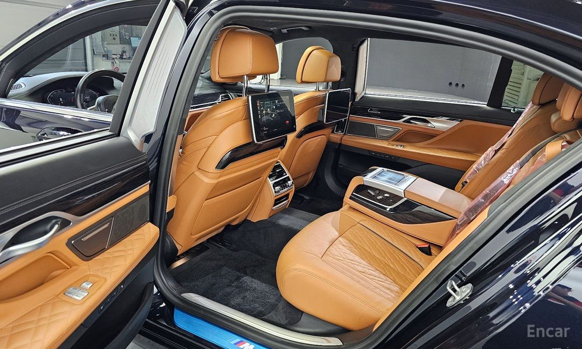 7 Series (G11) 740Li xDrive M Sport 12