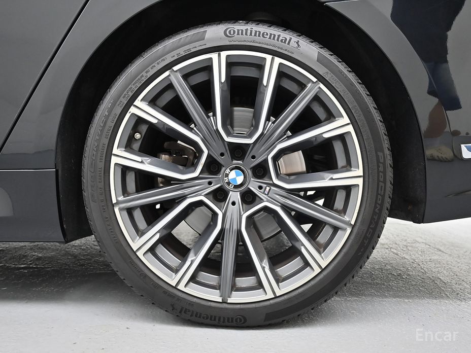 7 Series (G11) 740Li xDrive M Sport 6