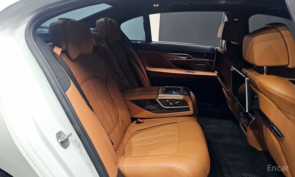 7 Series (G11) 740Li xDrive M Sport 12
