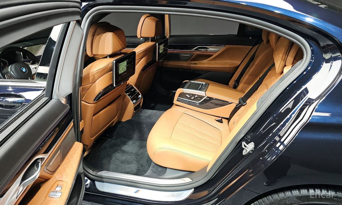 7 Series (G11) 740Li xDrive M Sport 12