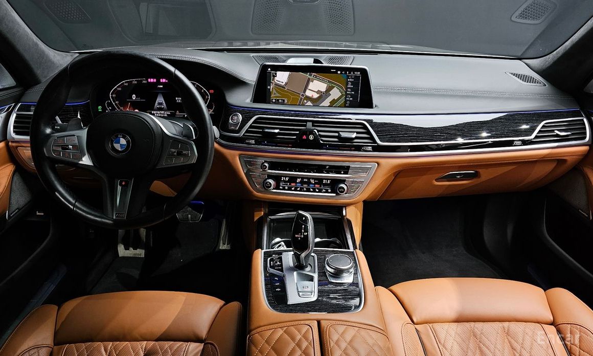 7 Series (G11) 740i M Sport 8