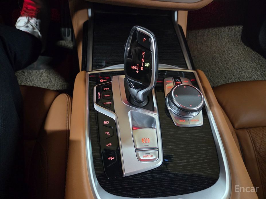 BMW 7 Series (G11) 745Le i Performance M Sport №14