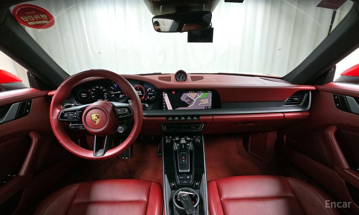 911 (992)Carrera 8
