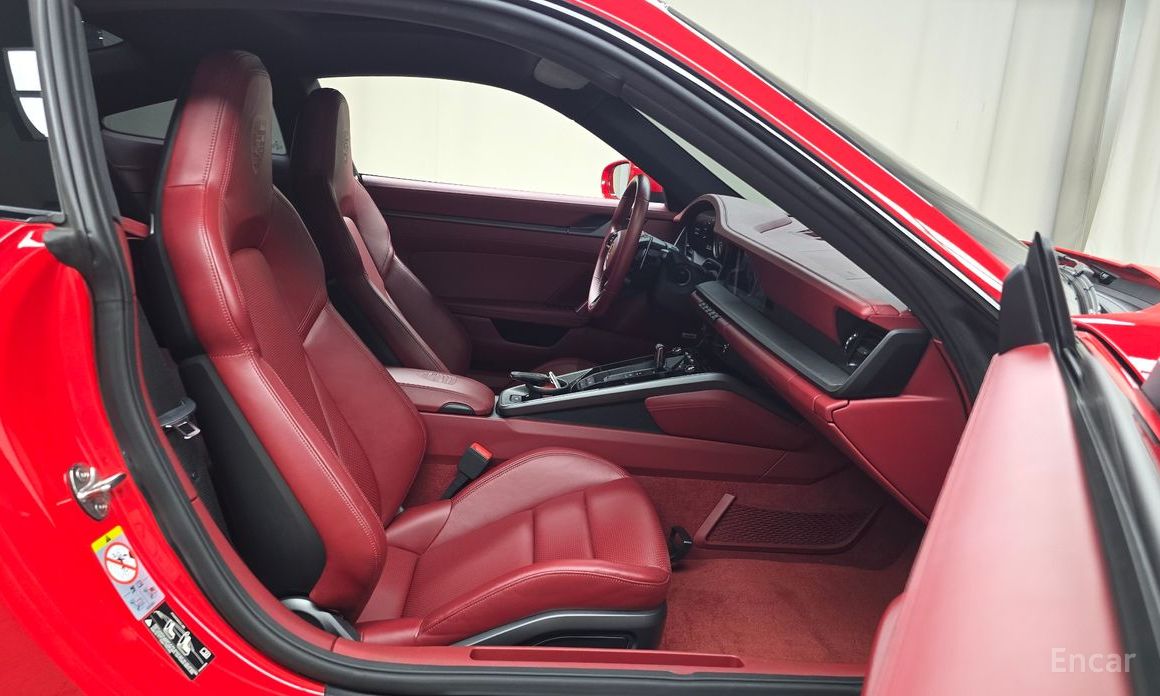 911 (992)Carrera 11
