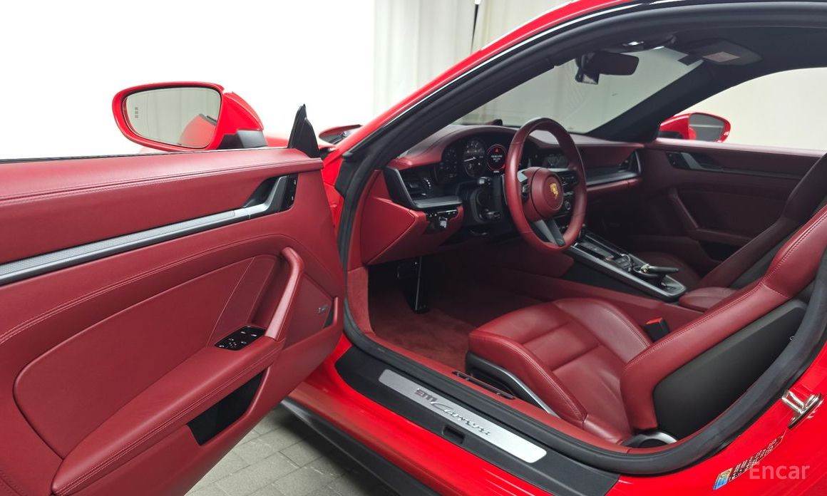 911 (992)Carrera 12