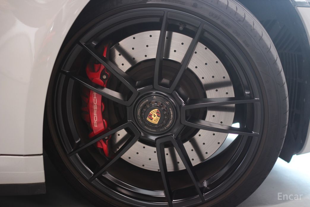911 (992)Carrera 4 GTS 14