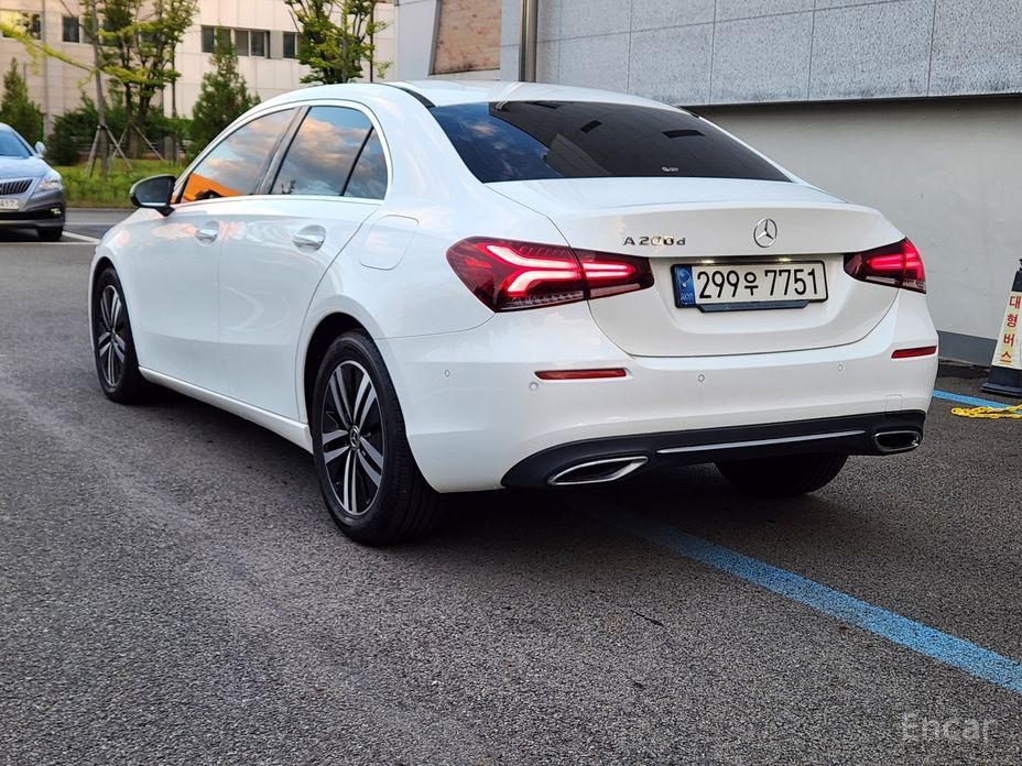A-Class W177A200d SEDAN 21
