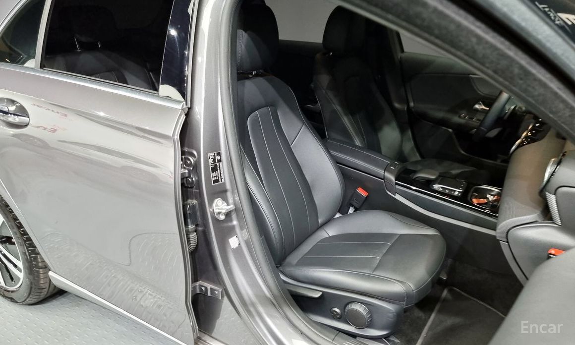 Mercedes-Benz A-Class W177A220 Hatchback №13