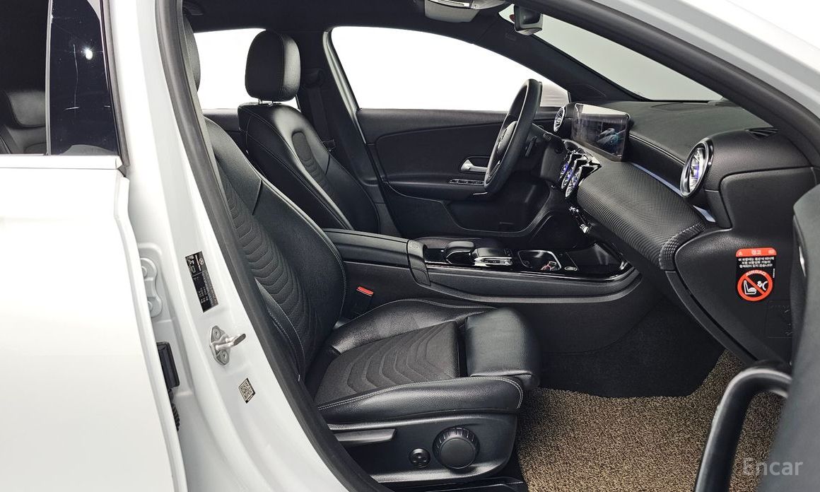 Mercedes-Benz A-Class W177A220 Hatchback №11