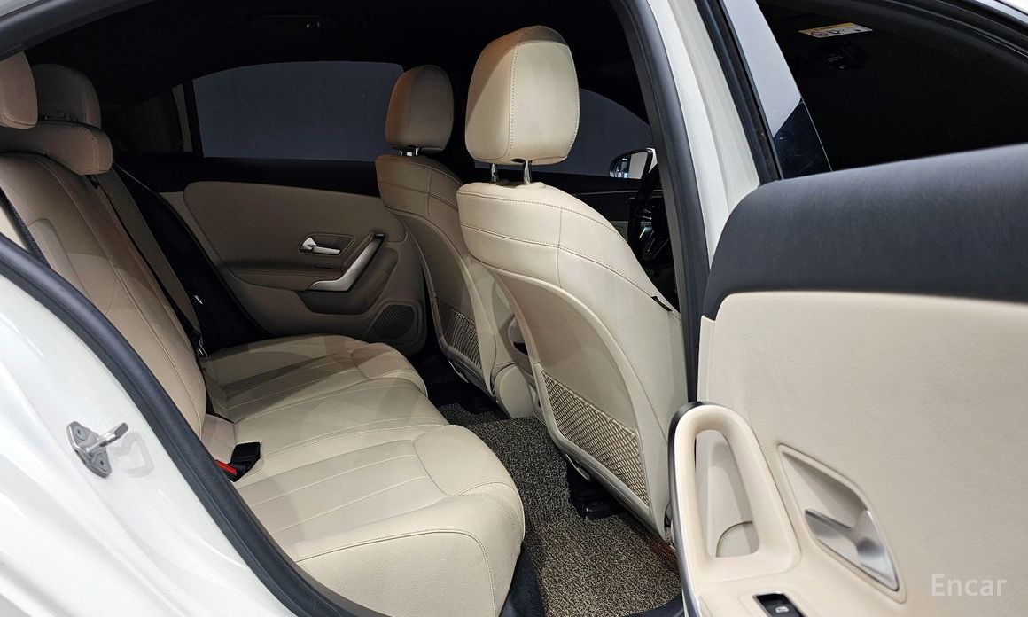 A-Class W177A220 SEDAN 12