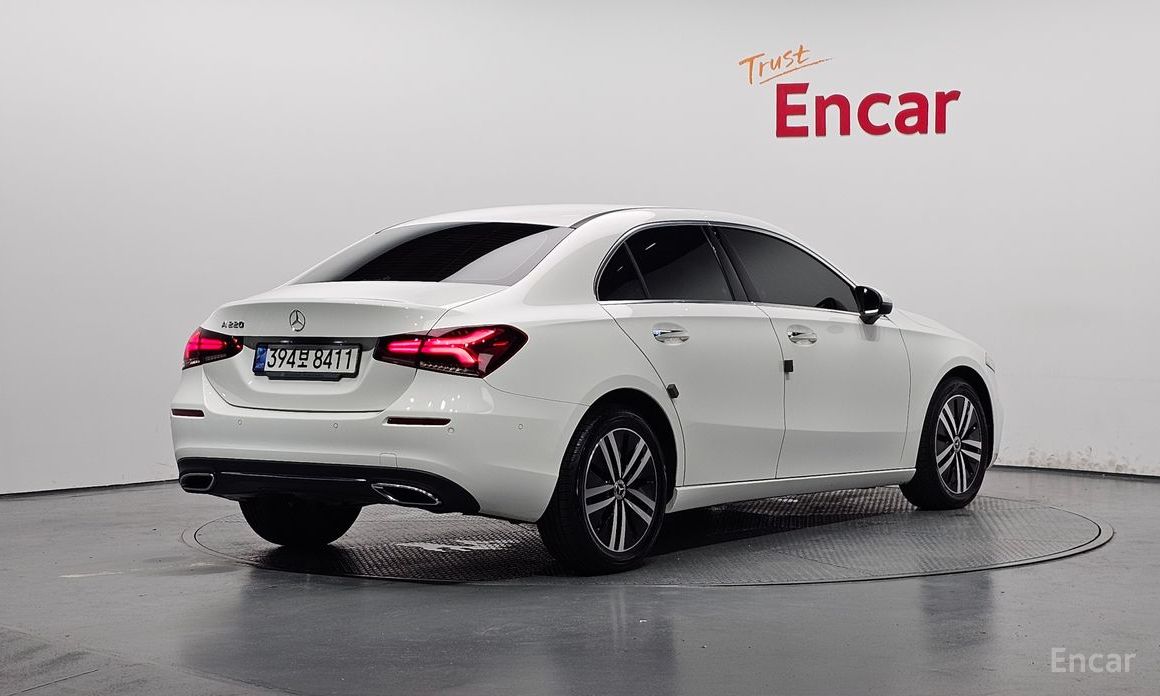 A-Class W177A220 SEDAN 3