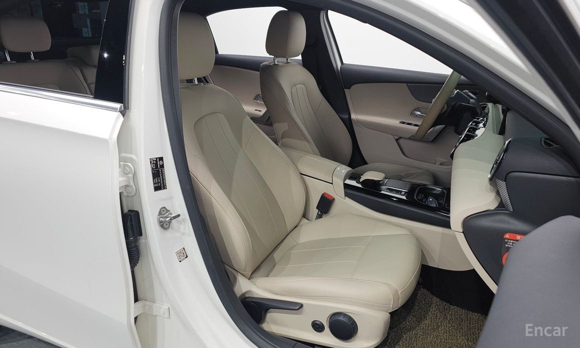 A-Class W177A220 SEDAN 11