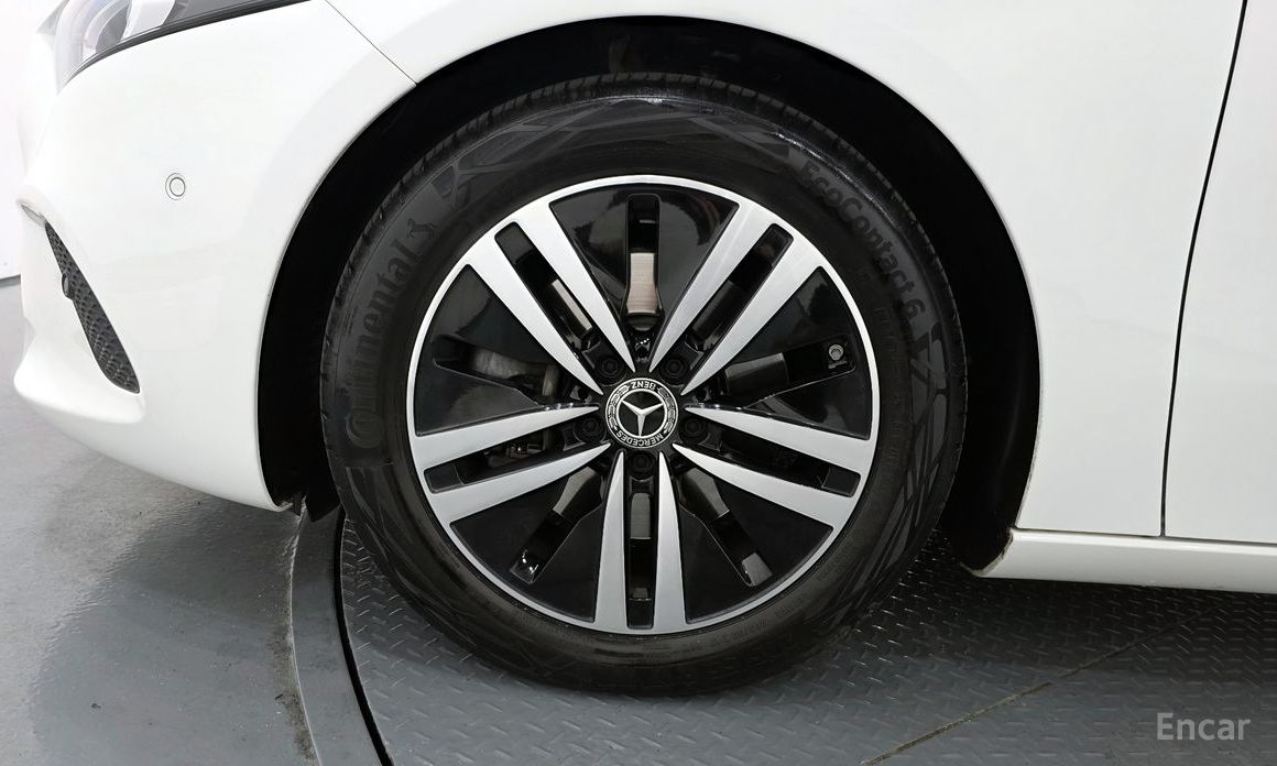 A-Class W177A220 SEDAN 6