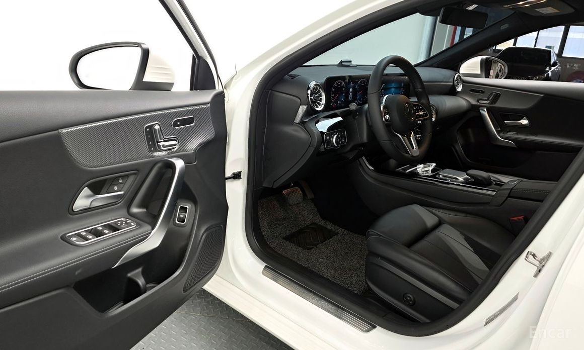 A-Class W177A220 SEDAN 11