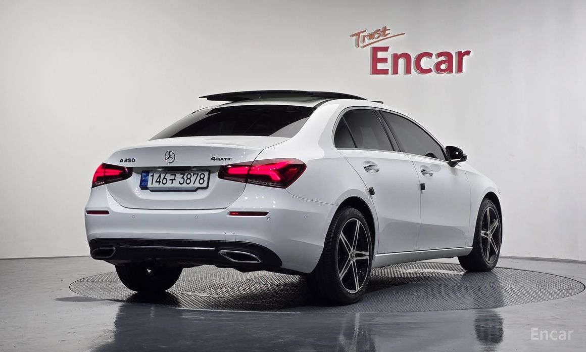 A-Class W177A250 4MATIC SEDAN 3