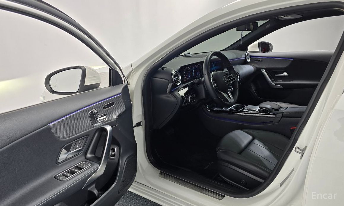 A-Class W177A250 4MATIC SEDAN 11