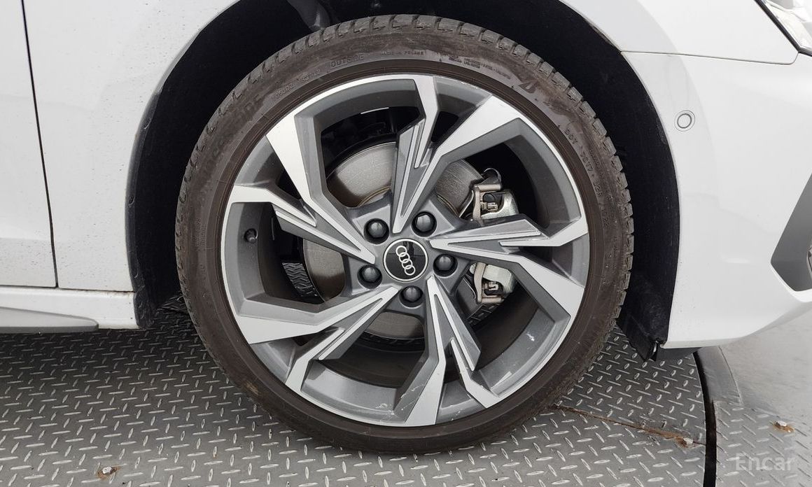 A3 (8Y)40 TFSI Premium 6