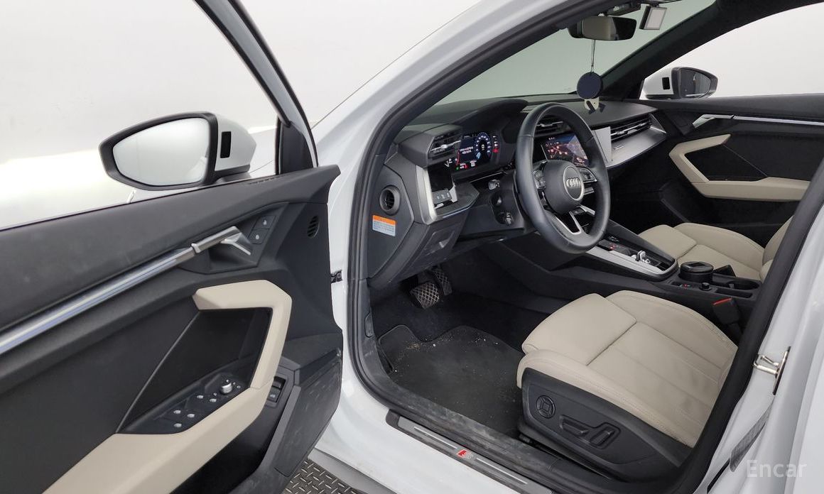 A3 (8Y)40 TFSI Premium 11