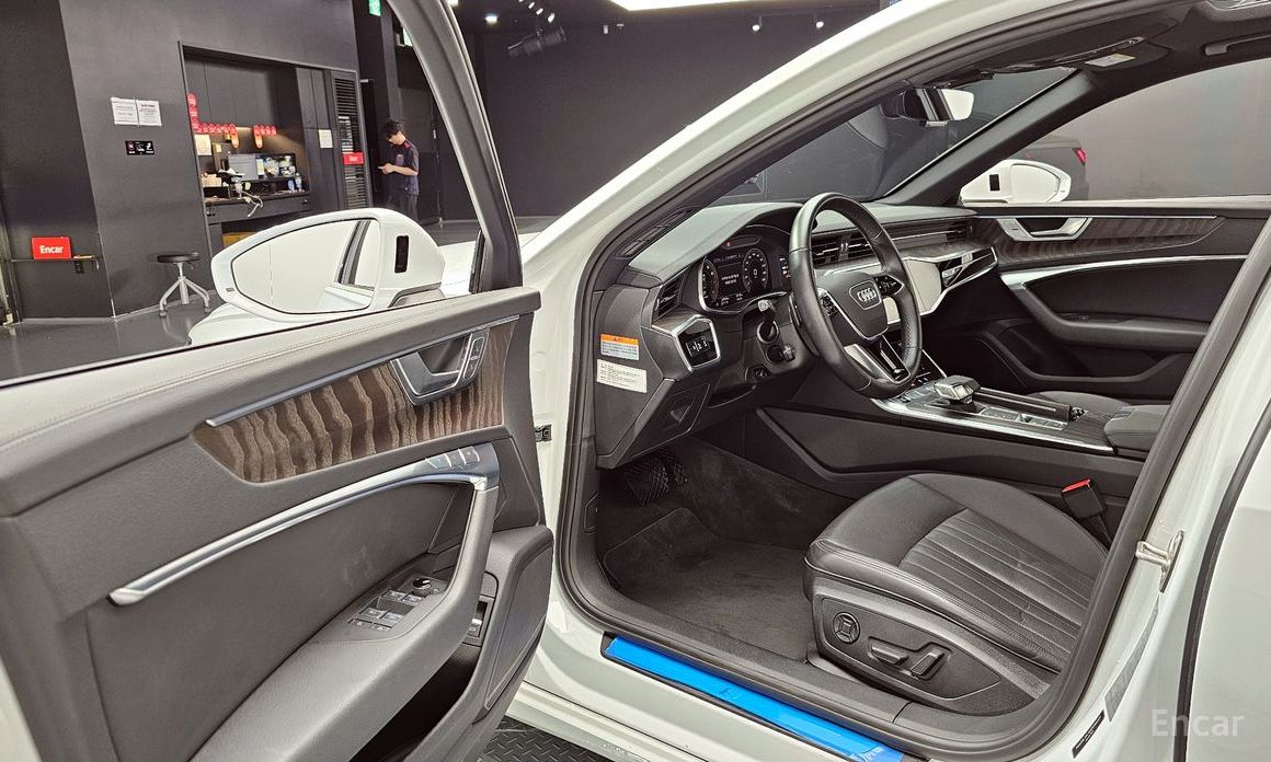 A6 (C8)45 TFSI Premium 12