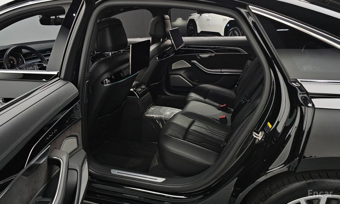 A8 (D5) 55 TFSI Quattro LWB 13
