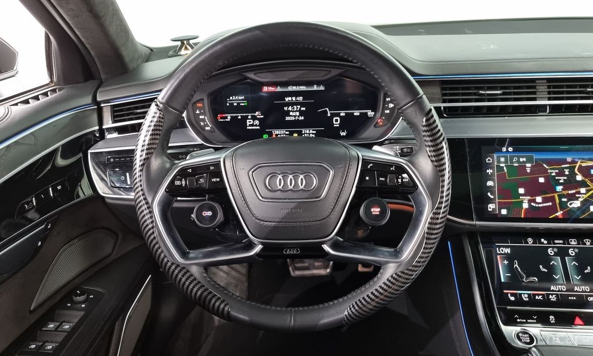 Audi A8 (D5) 60 TFSI Quattro LWB №14